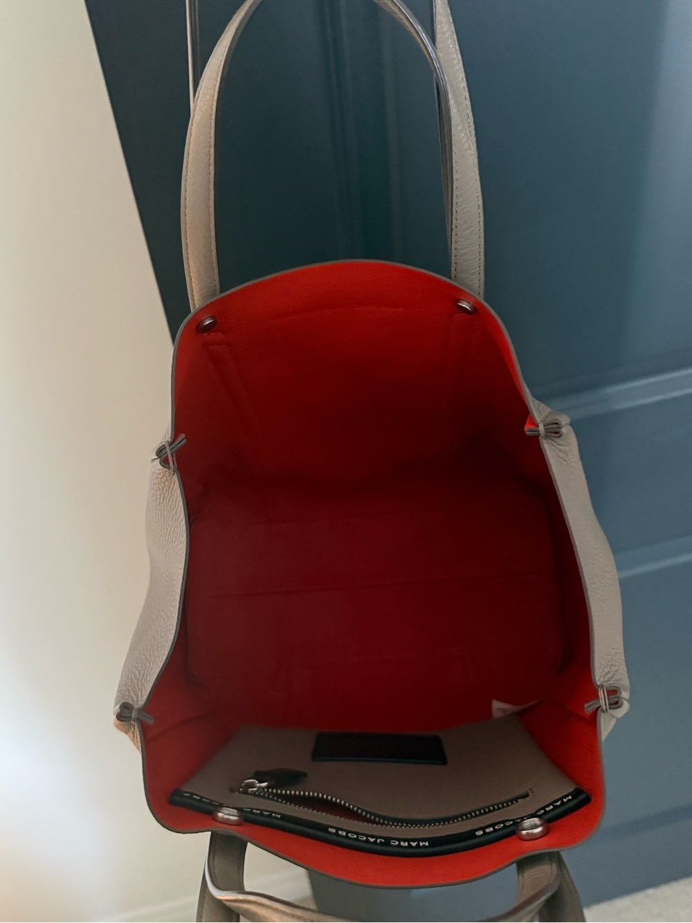 Authentic Marc Jacobs "The Tag Tote 27" Leather Bag-Cement Grey/Red Interior EUC - Picture 6 of 13